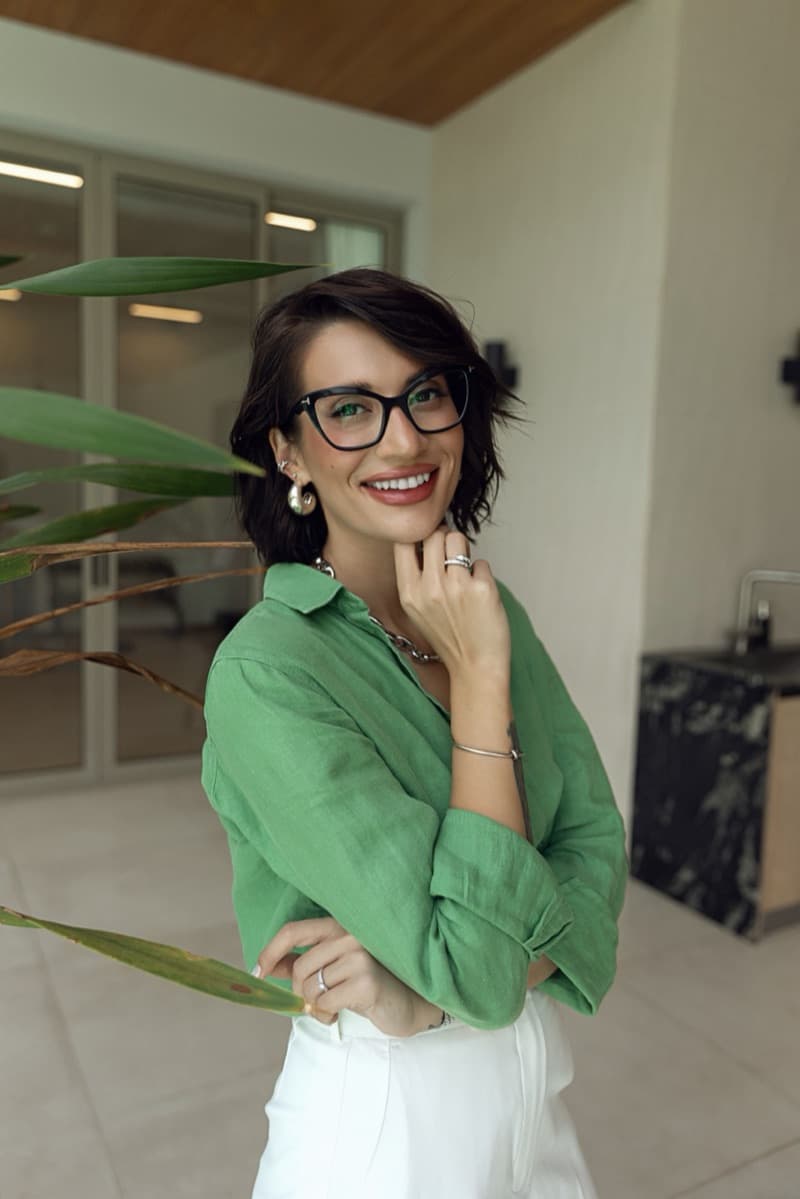 Lina, sales manager at Invest Phuket